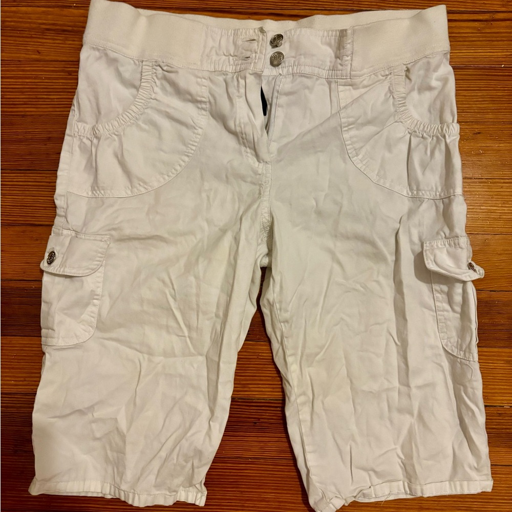 Women’s Low-Rise Cargo Shorts